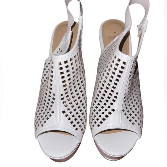 Chinese Laundry White Faux Leather Platform Sandals Sz 8.5 - Picture 4 of 14